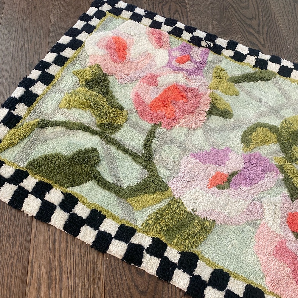 Floral Checkered Rug - Picture 3 of 4